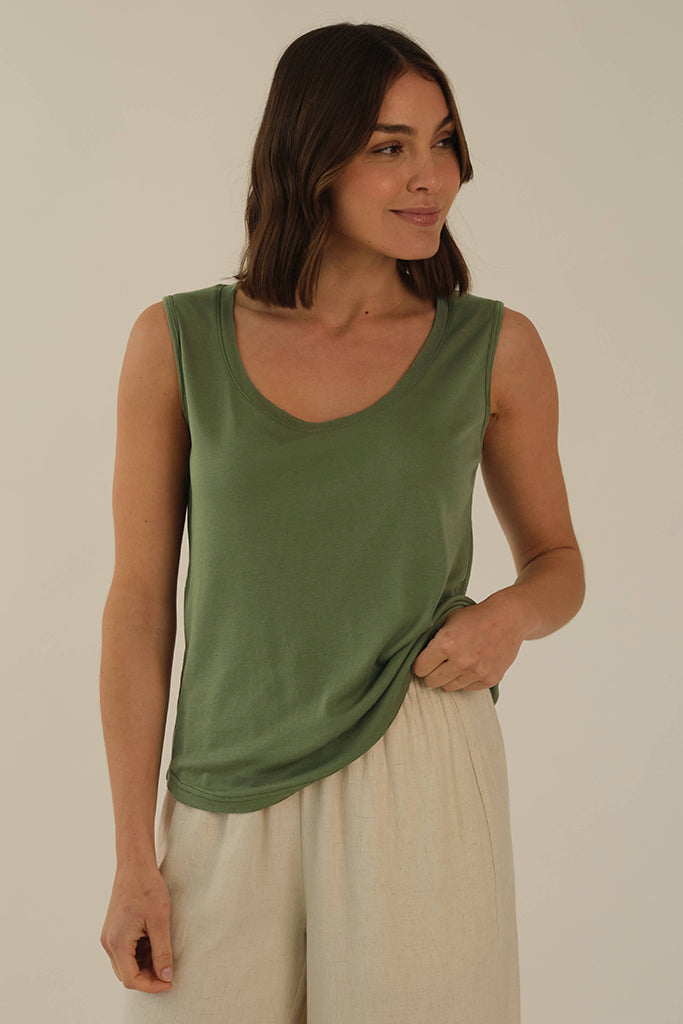 Classic Scoop Tank - Gum Leaf