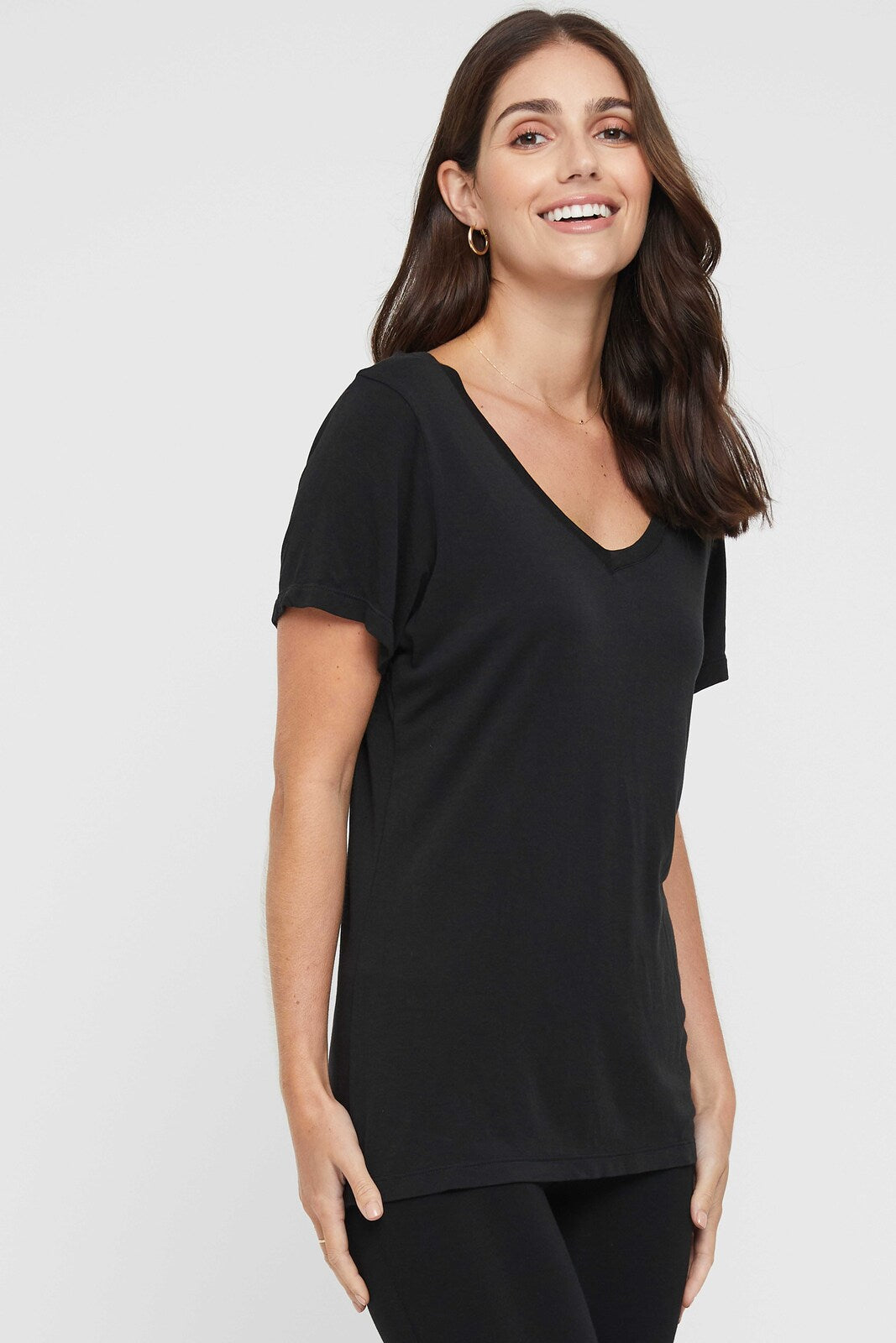 Classic V Neck - Black