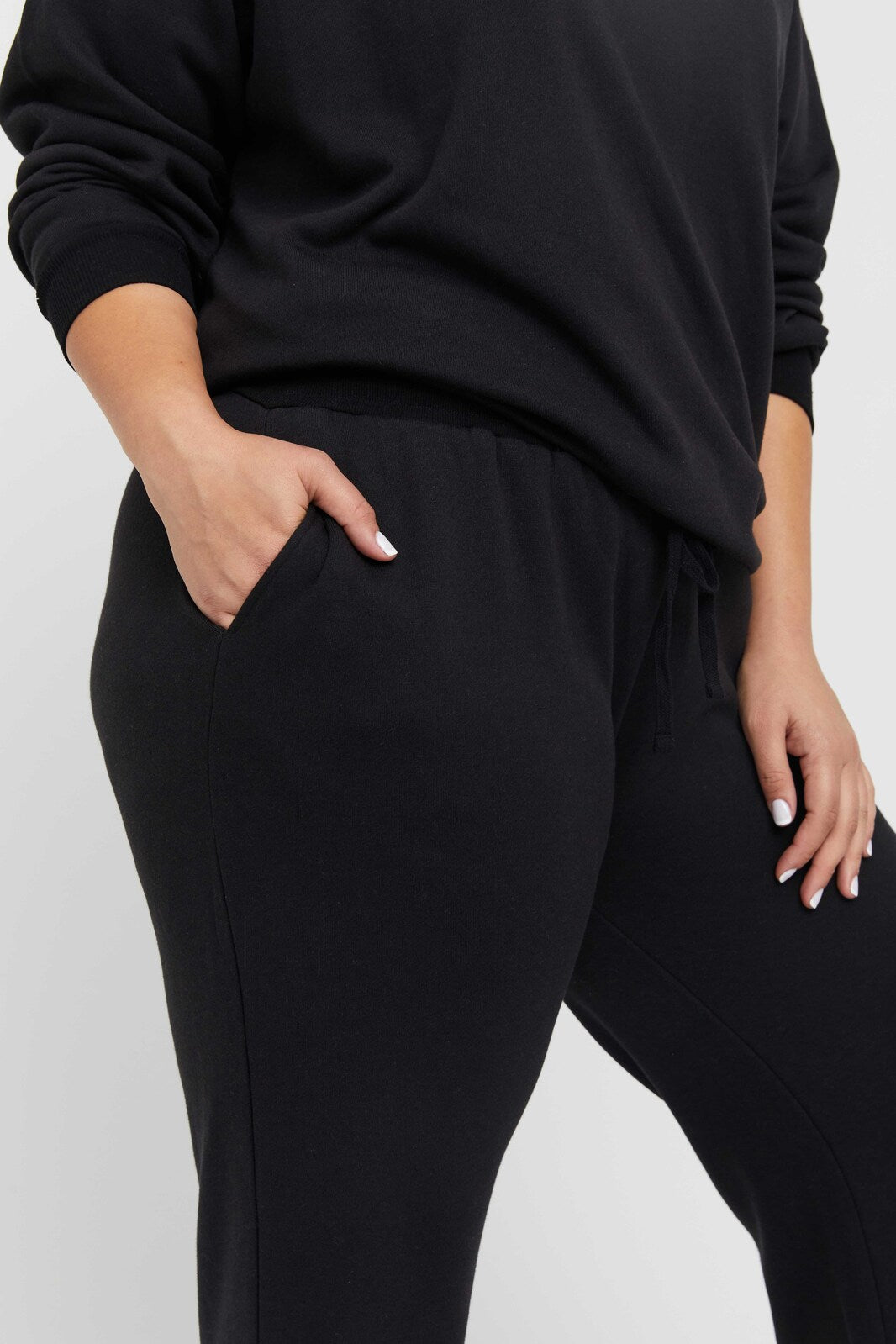 Bamboo Essential Trackpant - Black